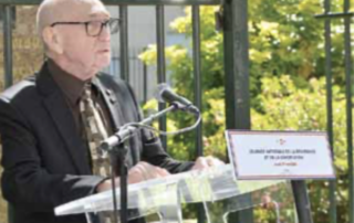 Allocution de Jean-Pierre Raynaud devant la stèle Jean-Moulin inaugurée en 1994 par Raymond Aubrac.